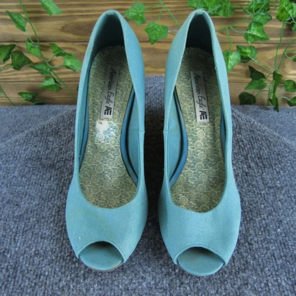 American Eagle Women's  Peep Toe Blue‎ Fabric Pump 10 Medium  Used 2025